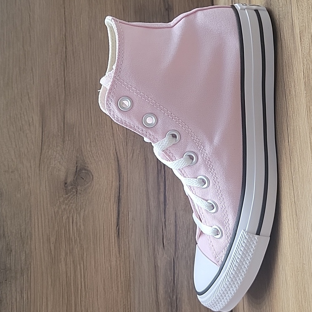 Converse high top Brand new in the box. - Picture 9 of 12